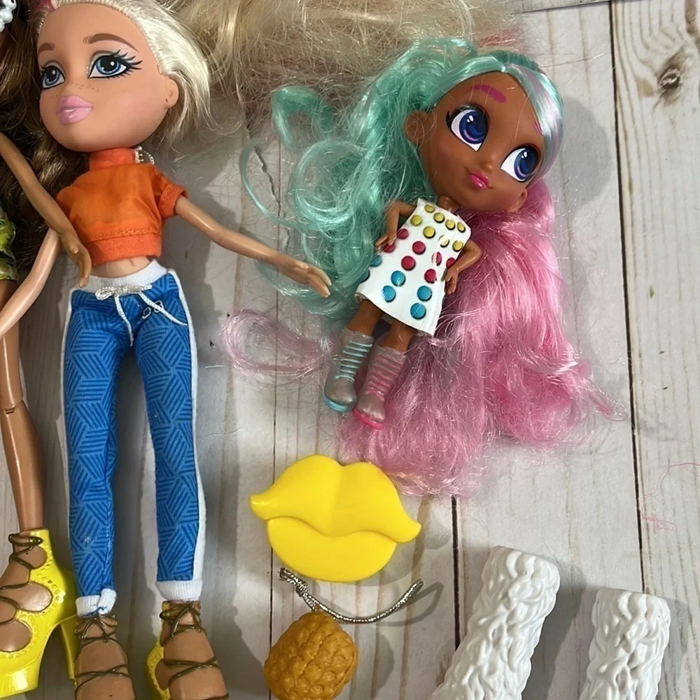 Bratz Doll Bundle and Accessories - Picture 4 of 10